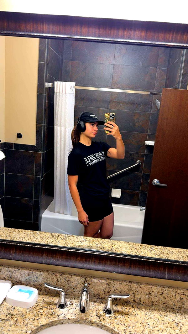 realhaylujan image ~ Altpins