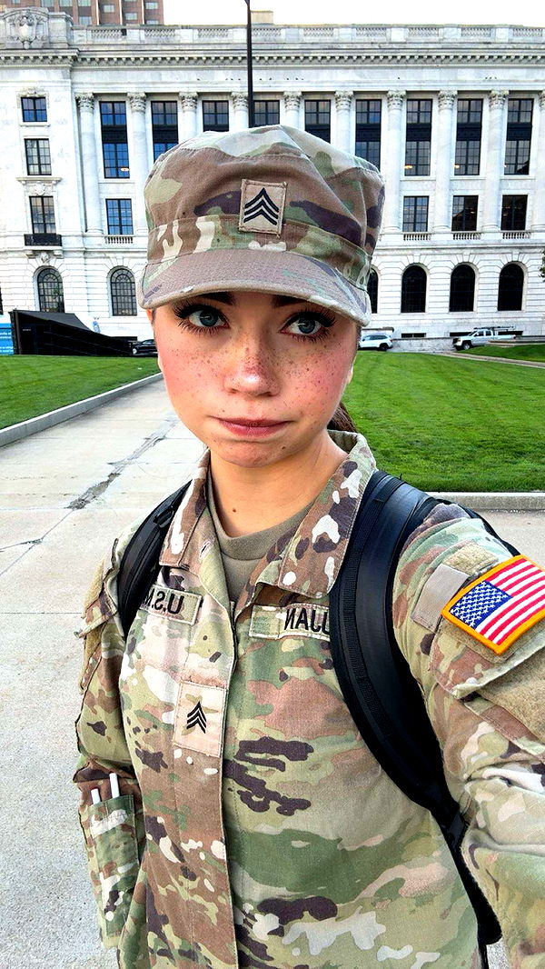 realhaylujan image ~ Altpins