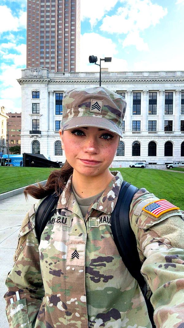 realhaylujan image ~ Altpins