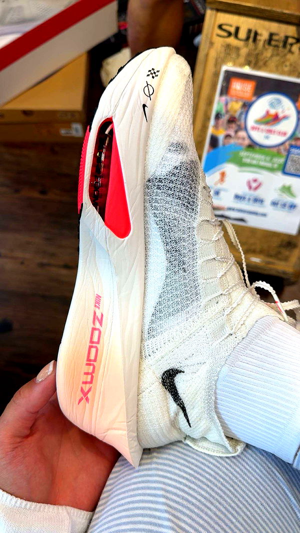 realhaylujan image ~ Altpins