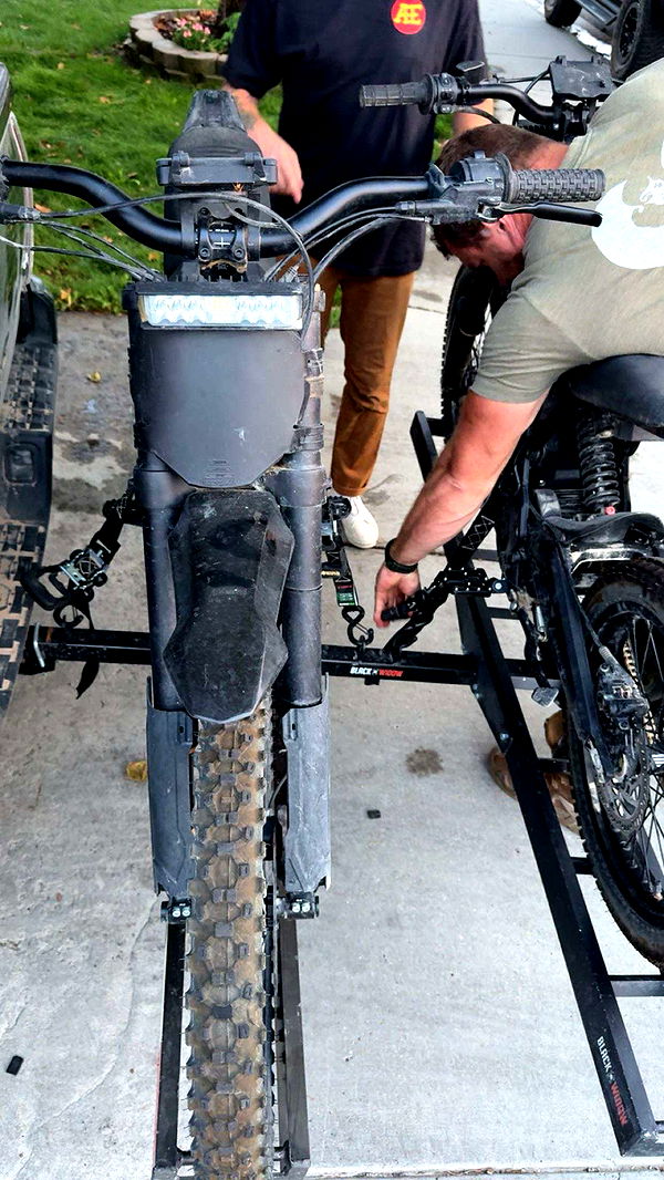 realhaylujan image ~ Altpins