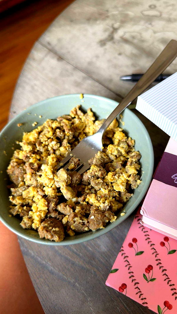 realhaylujan image ~ Altpins