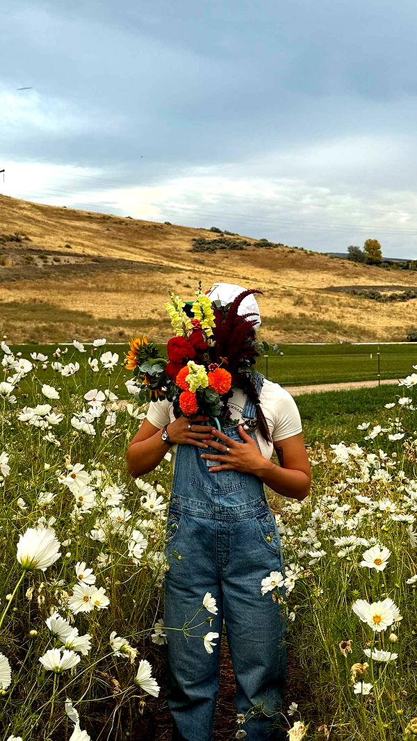 realhaylujan image ~ Altpins