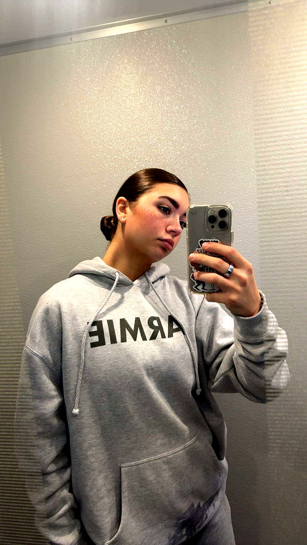 realhaylujan image ~ Altpins