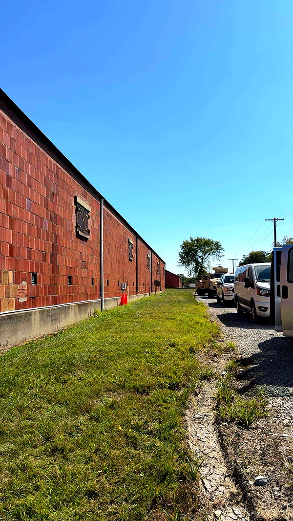 realhaylujan image ~ Altpins