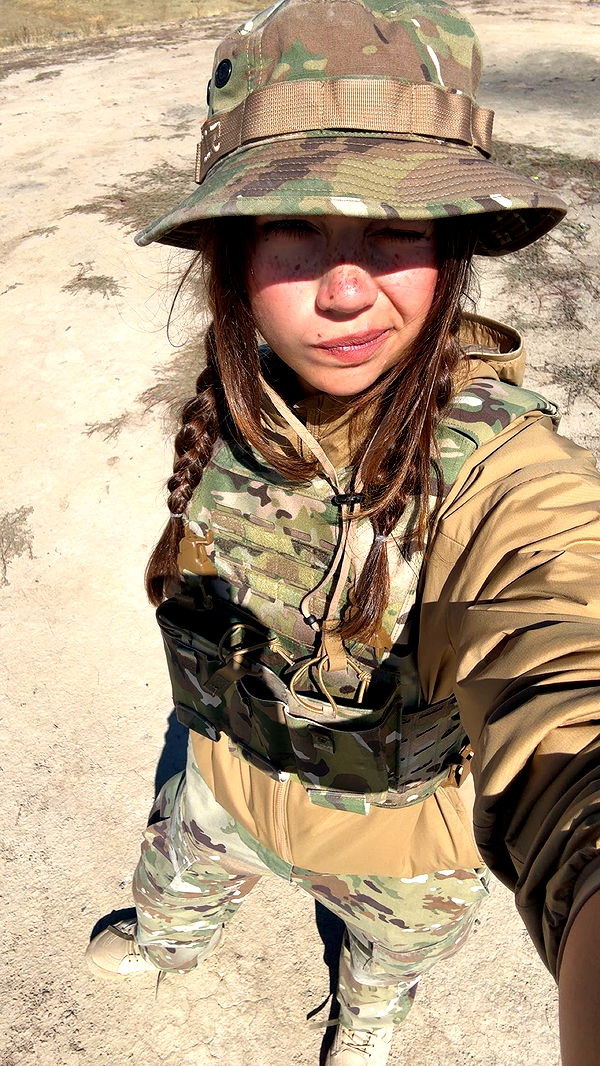 realhaylujan image ~ Altpins