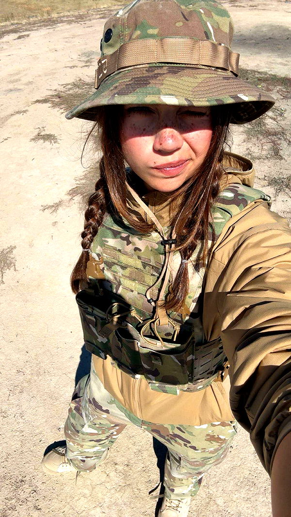 realhaylujan image ~ Altpins