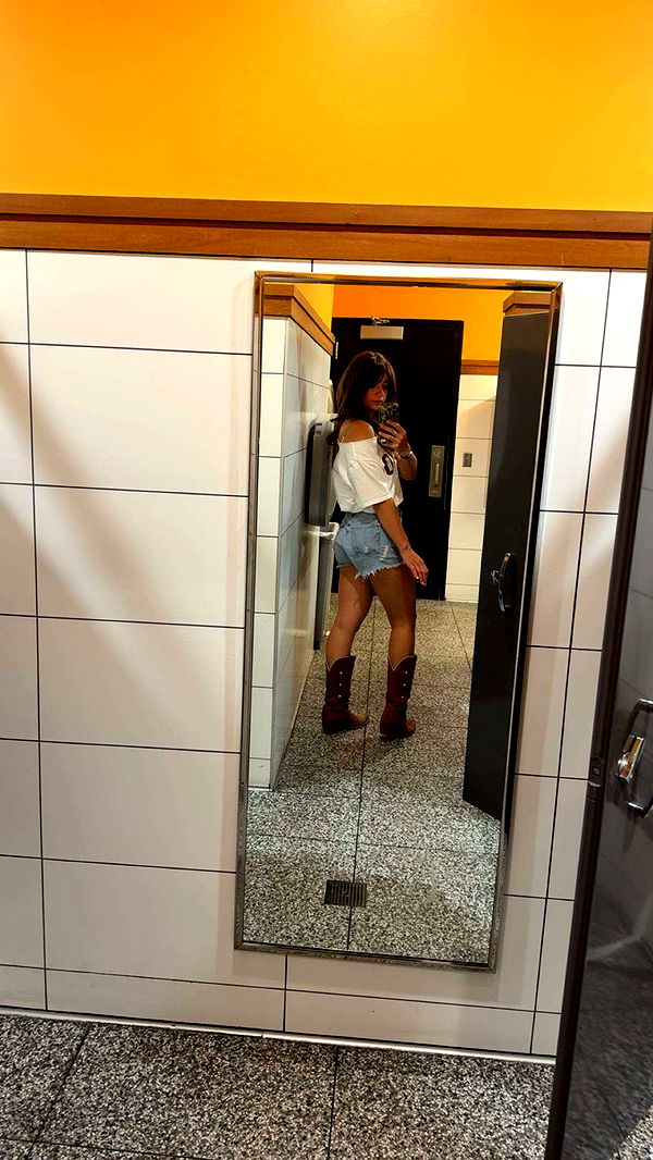 realhaylujan image ~ Altpins