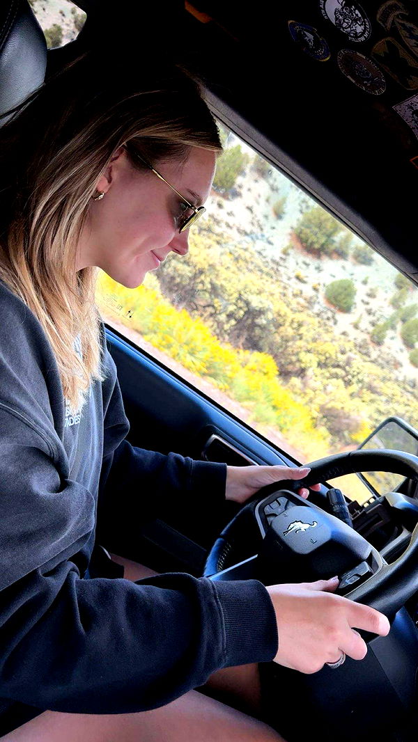 realhaylujan image ~ Altpins