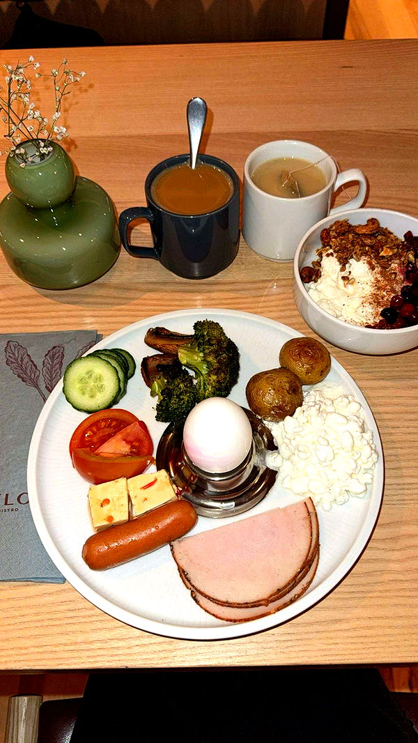 realhaylujan image ~ Altpins