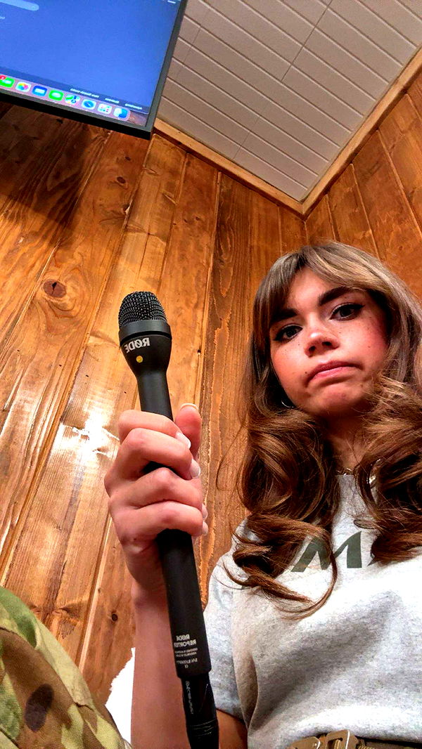 realhaylujan image ~ Altpins