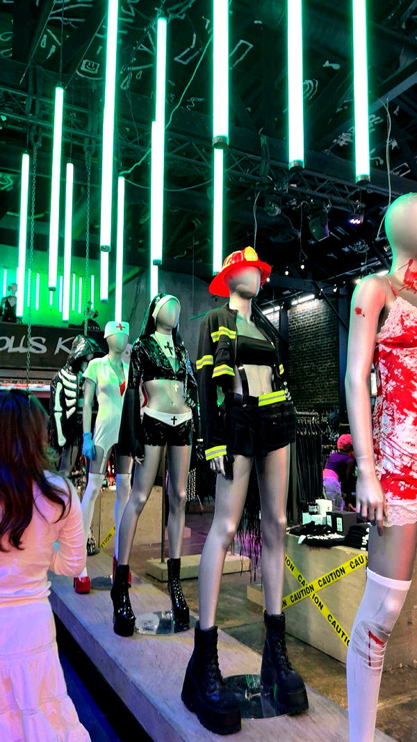 realhaylujan image ~ Altpins