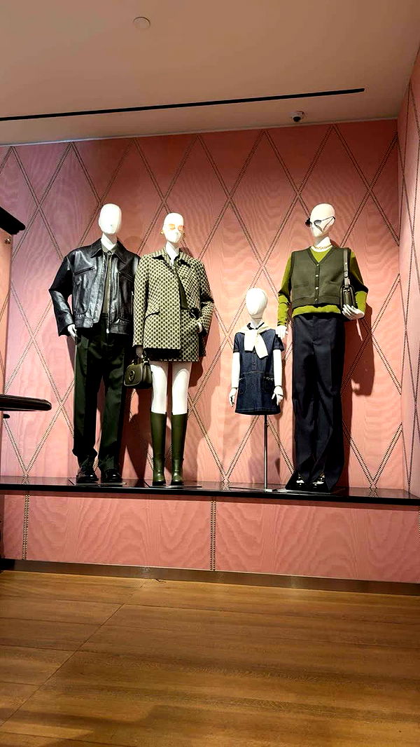 realhaylujan image ~ Altpins