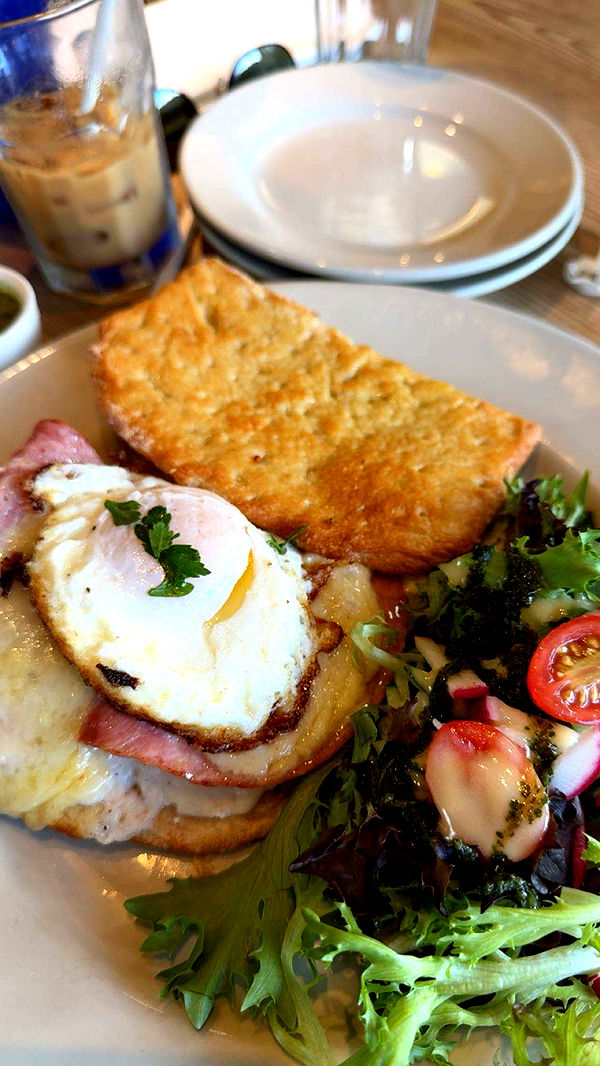 realhaylujan image ~ Altpins