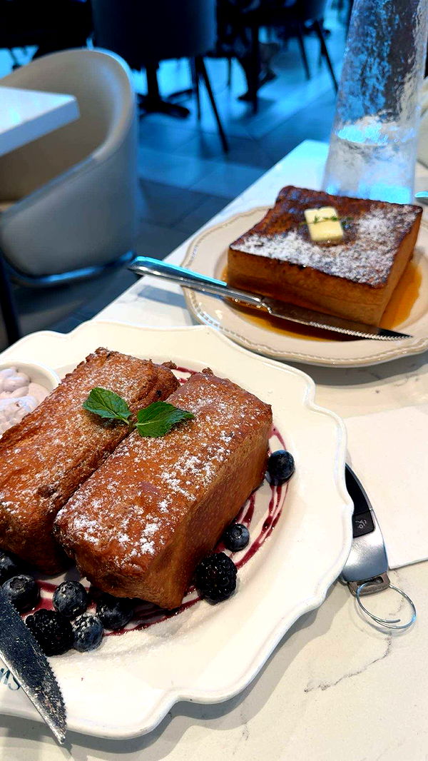 realhaylujan image ~ Altpins