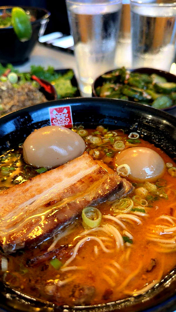 realhaylujan image ~ Altpins