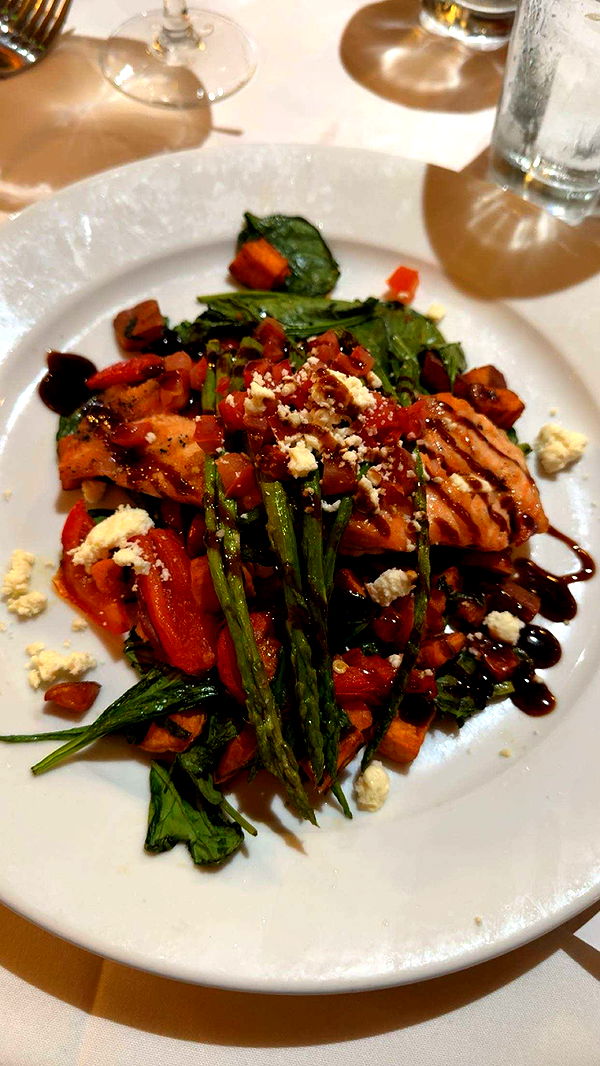 realhaylujan image ~ Altpins