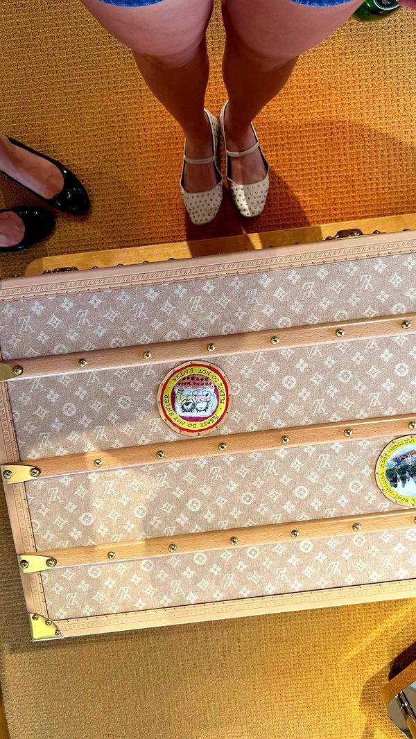 realhaylujan image ~ Altpins