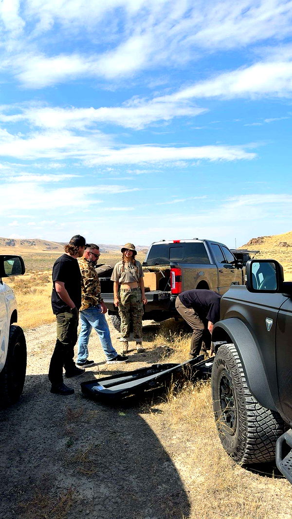 realhaylujan image ~ Altpins