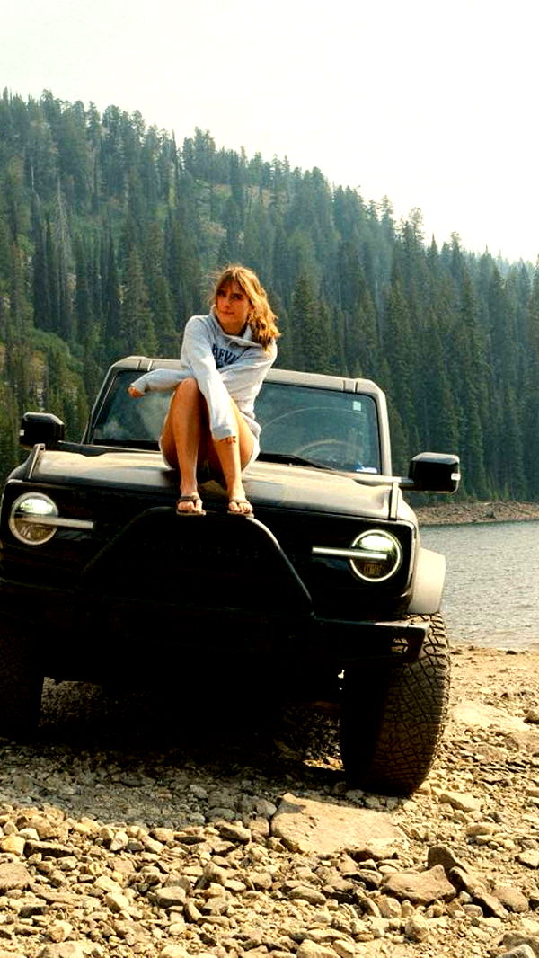 realhaylujan image ~ Altpins