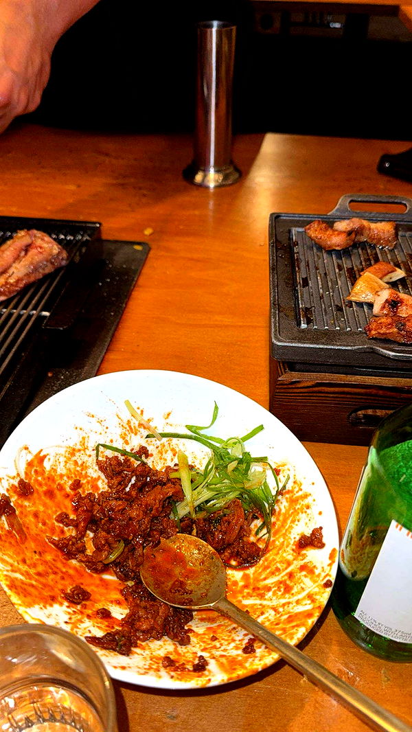 realhaylujan image ~ Altpins