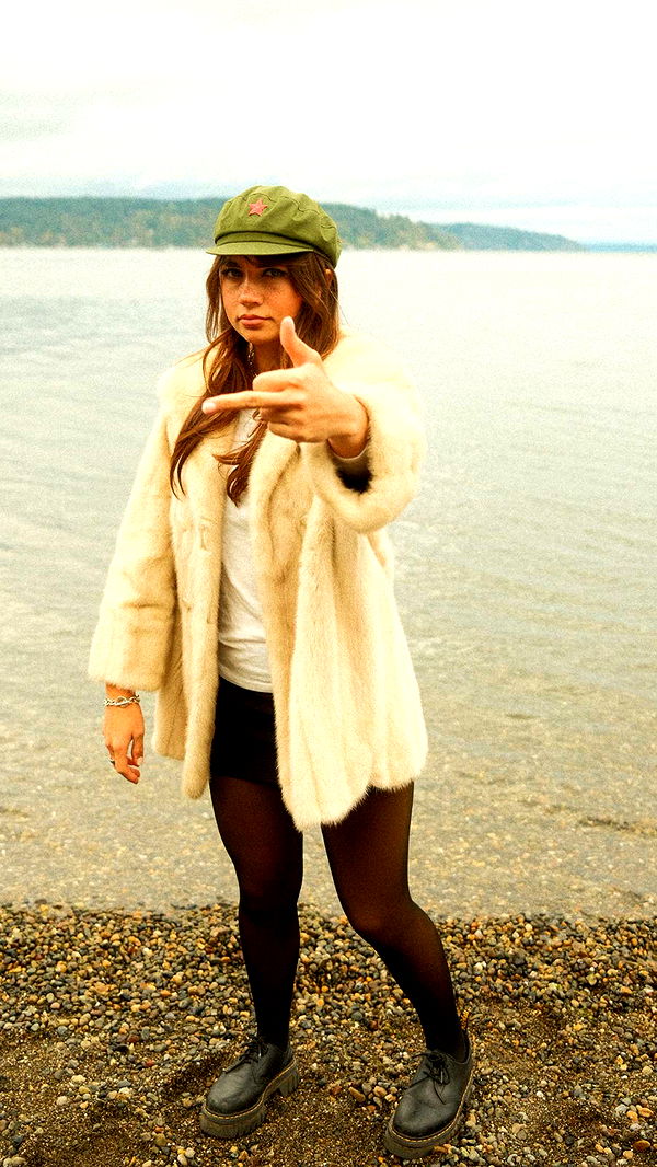 realhaylujan image ~ Altpins