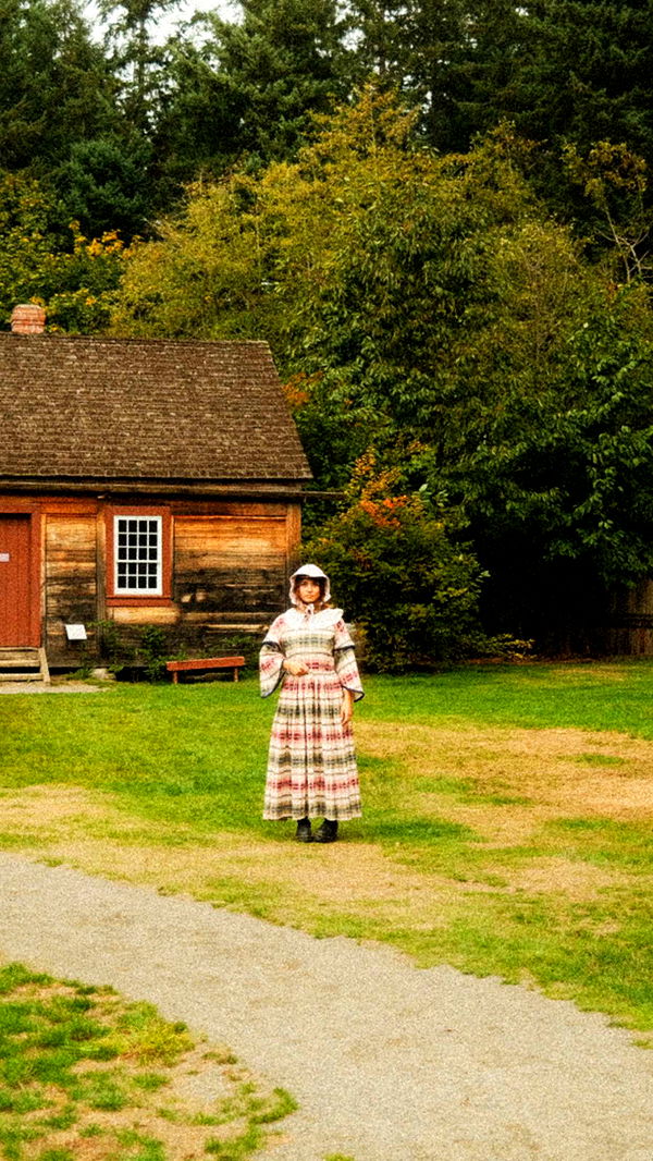 realhaylujan image ~ Altpins