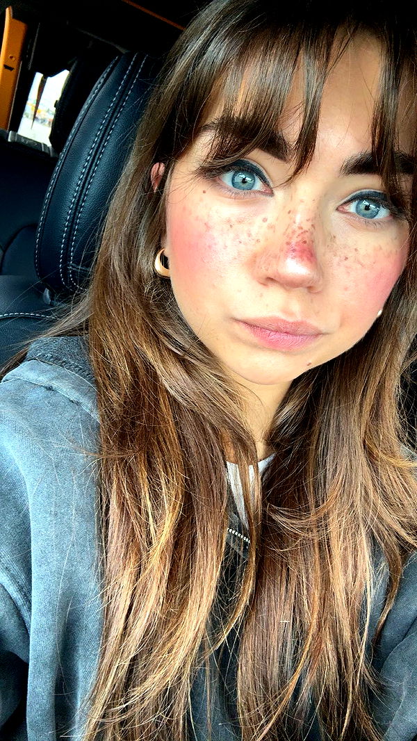 realhaylujan image ~ Altpins