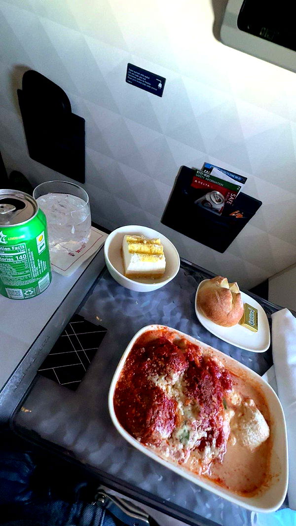 realhaylujan image ~ Altpins