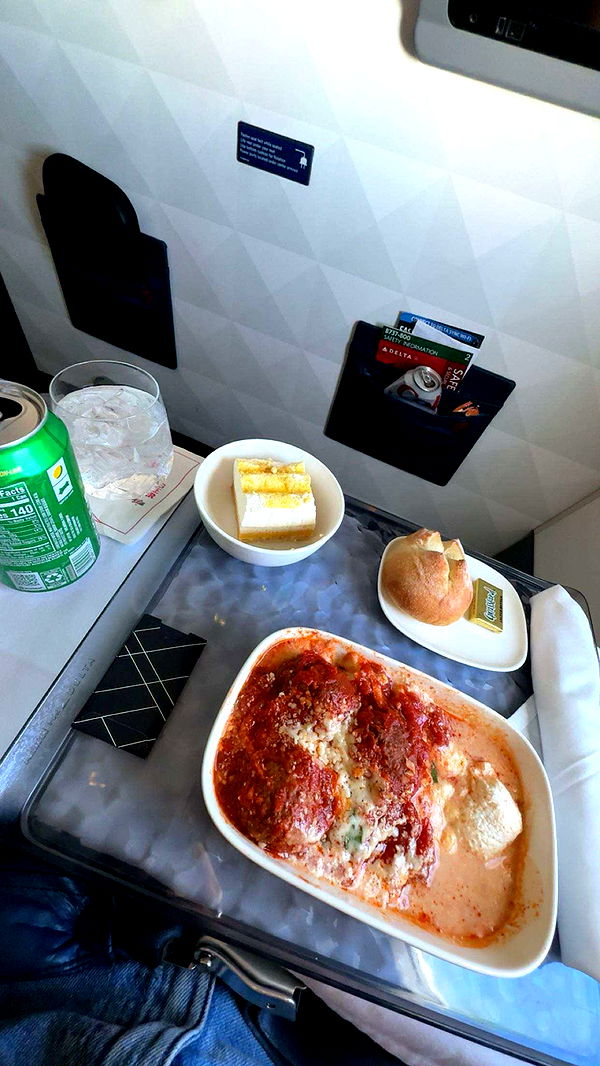 realhaylujan image ~ Altpins