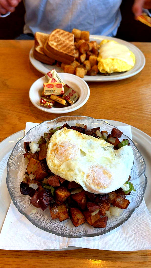 realhaylujan image ~ Altpins