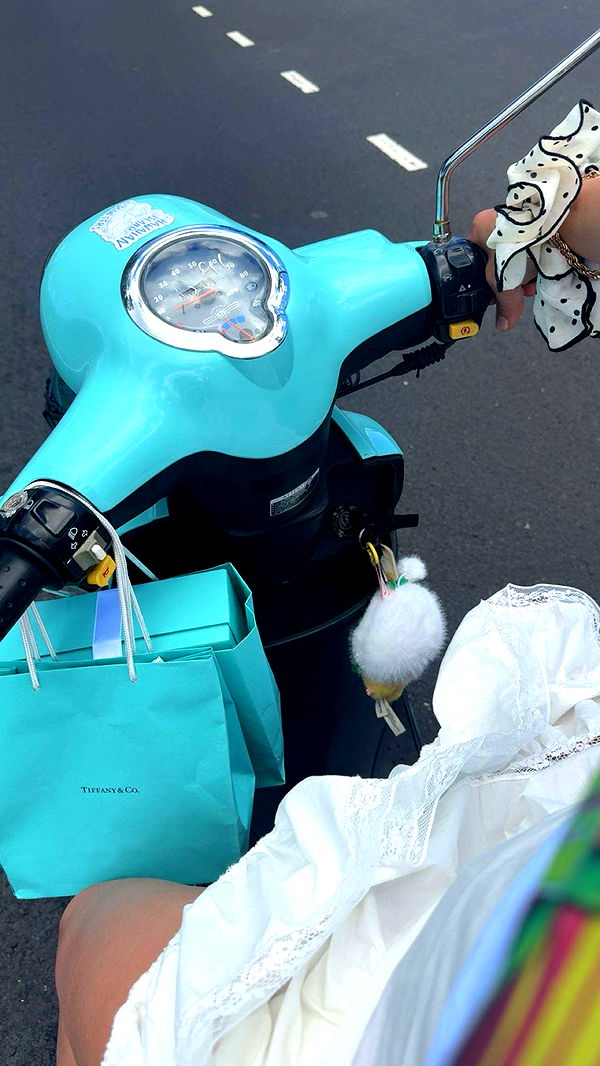 realhaylujan image ~ Altpins