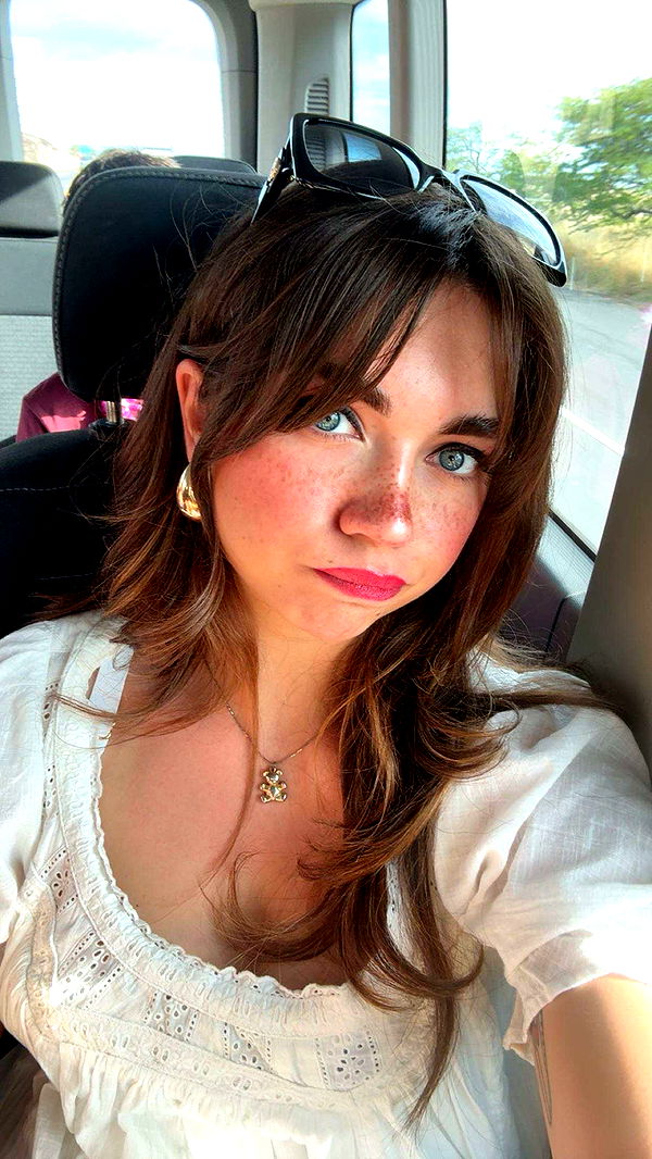 realhaylujan image ~ Altpins