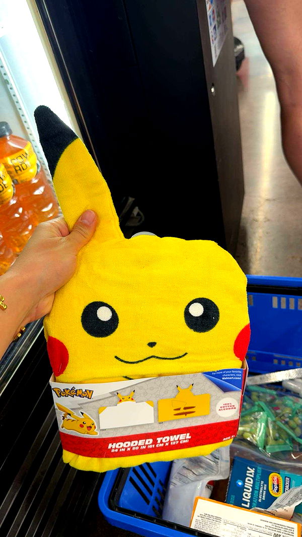 realhaylujan image ~ Altpins