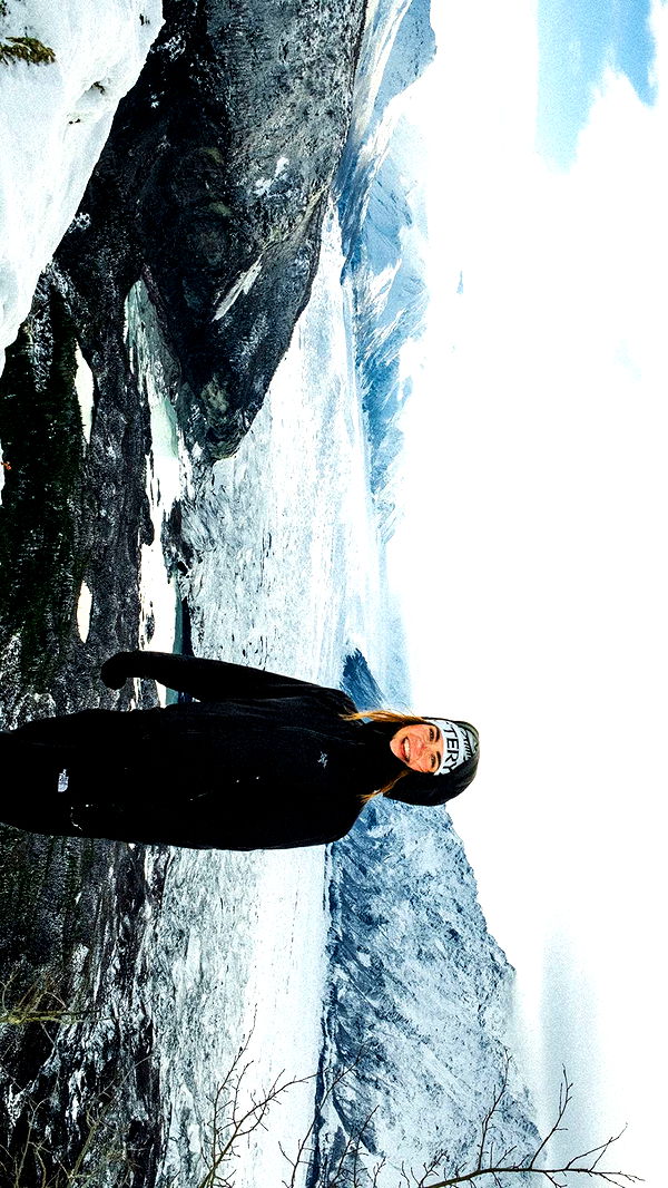 realhaylujan image ~ Altpins