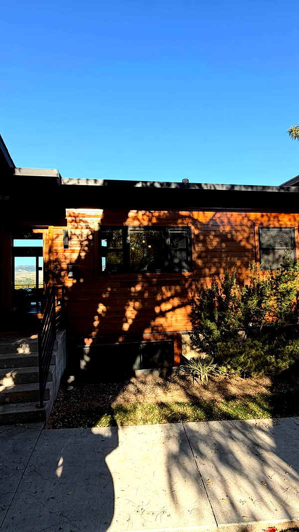 realhaylujan image ~ Altpins