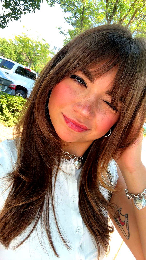 realhaylujan image ~ Altpins