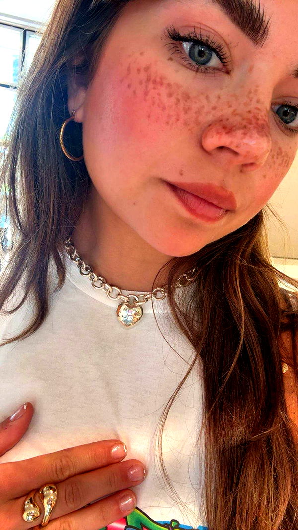 realhaylujan image ~ Altpins