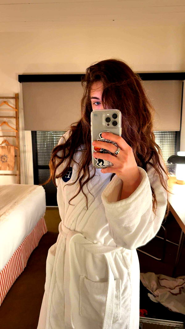 realhaylujan image ~ Altpins