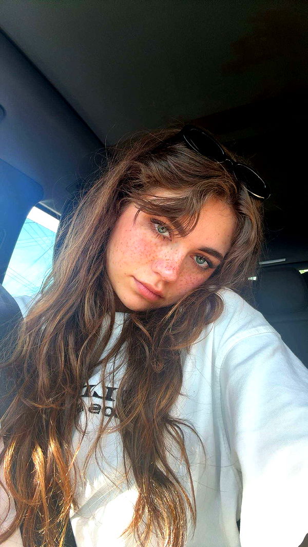 realhaylujan image ~ Altpins