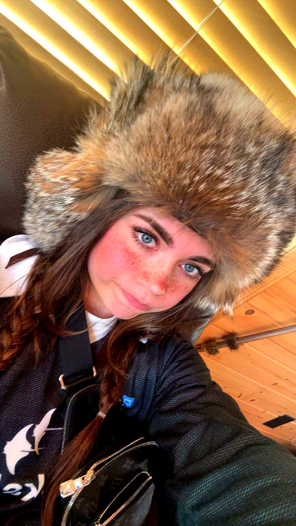 realhaylujan image ~ Altpins