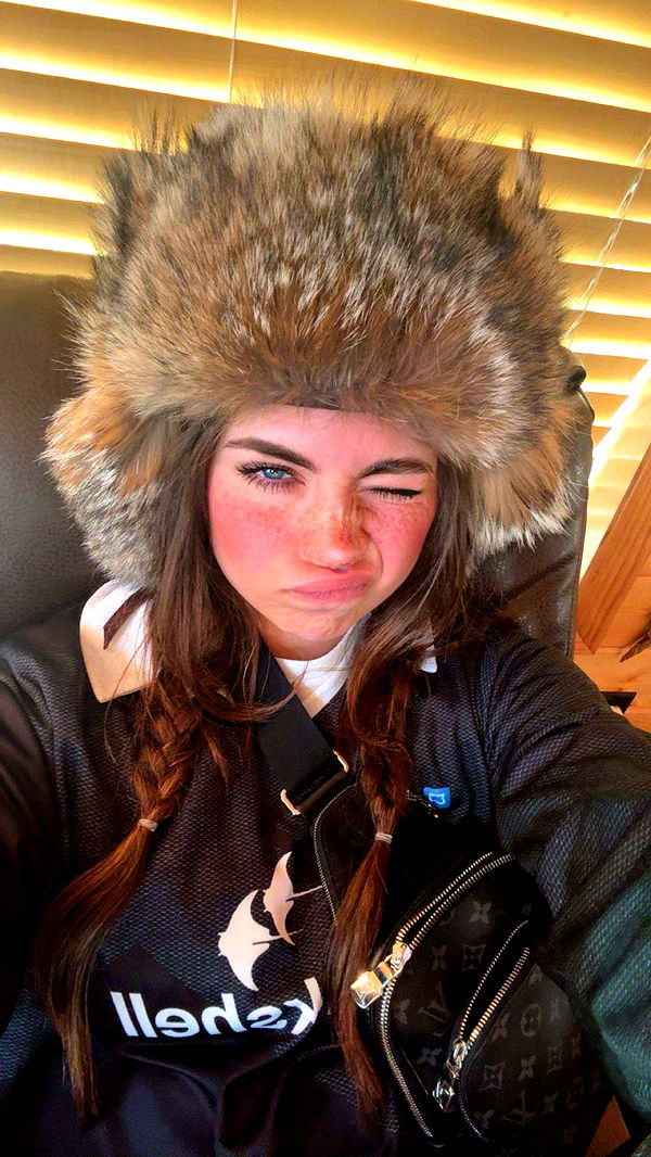 realhaylujan image ~ Altpins