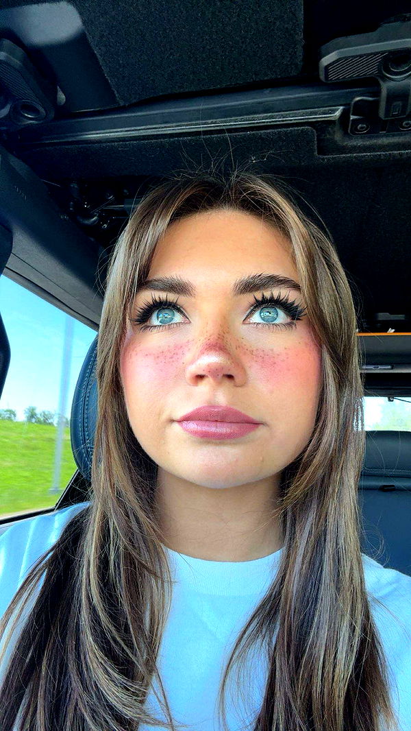 realhaylujan image ~ Altpins