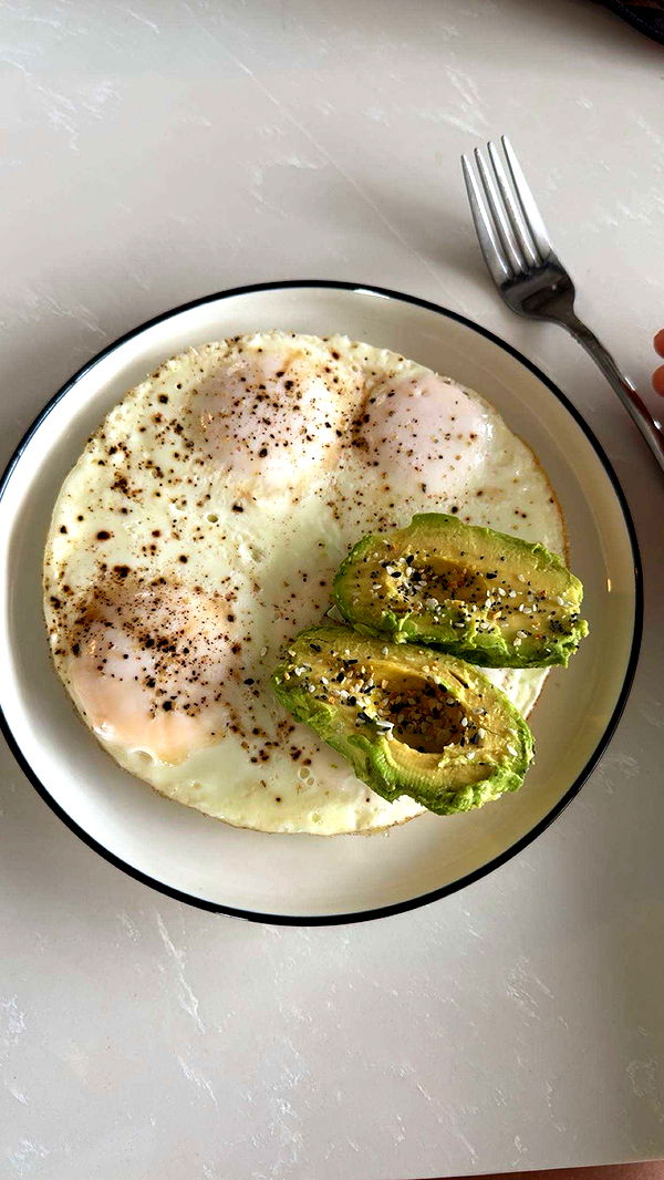 realhaylujan image ~ Altpins