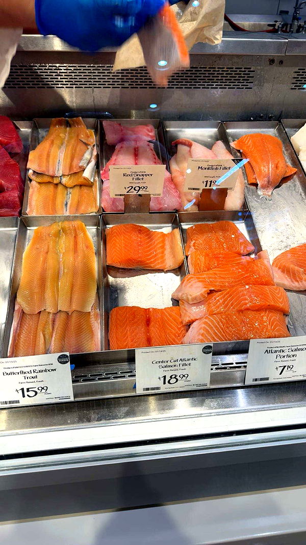 realhaylujan image ~ Altpins