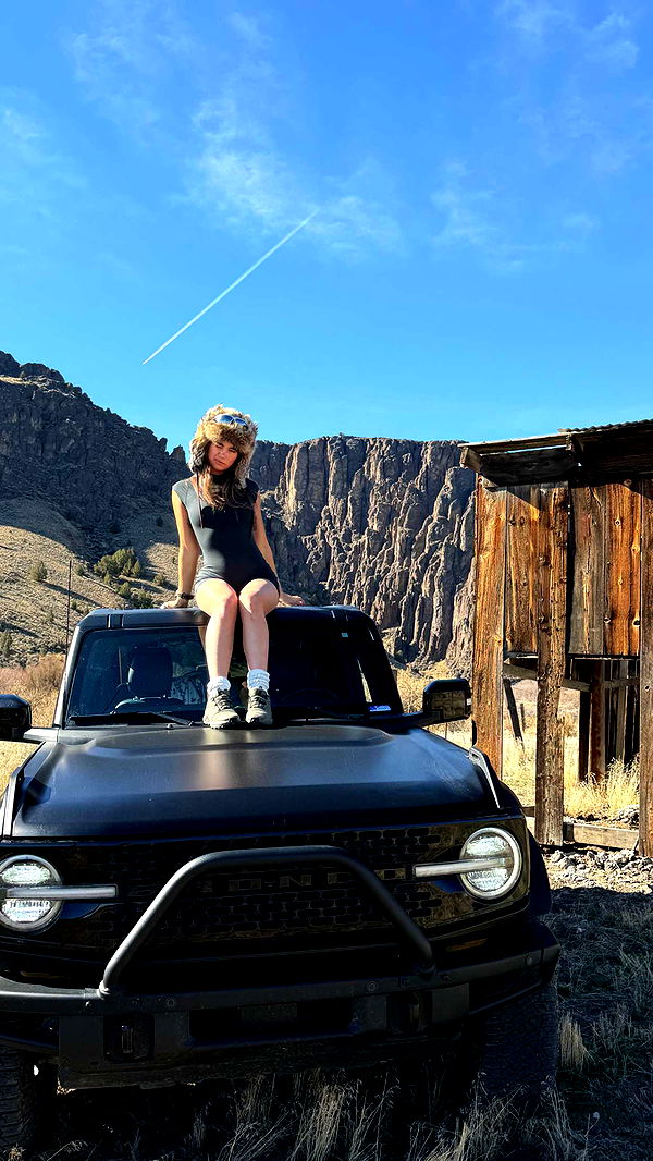 realhaylujan image ~ Altpins