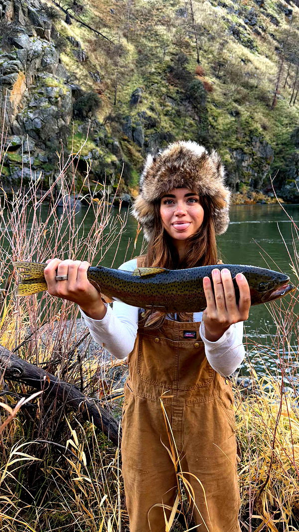 realhaylujan image ~ Altpins