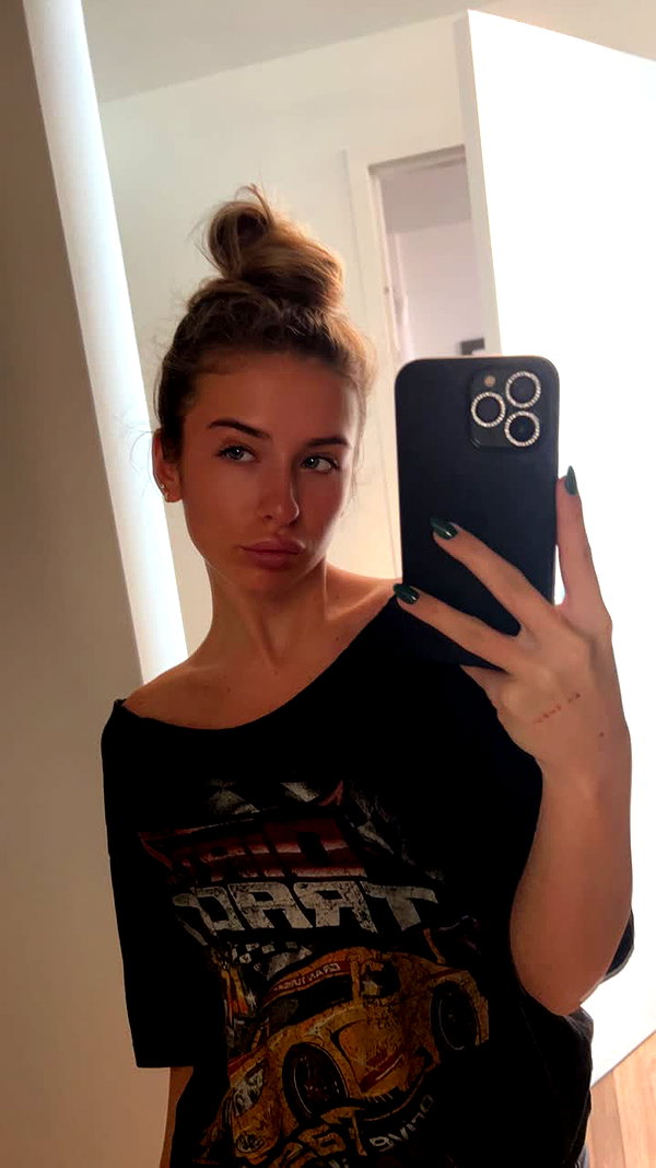rileysaurage snapchat image archive image