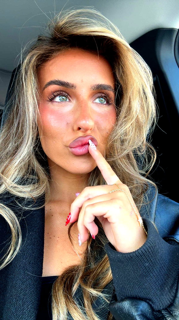 rileysaurage snapchat image archive image