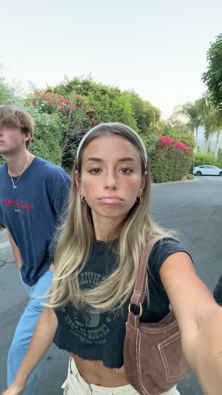 sadie.mckenna snapchat image archive image